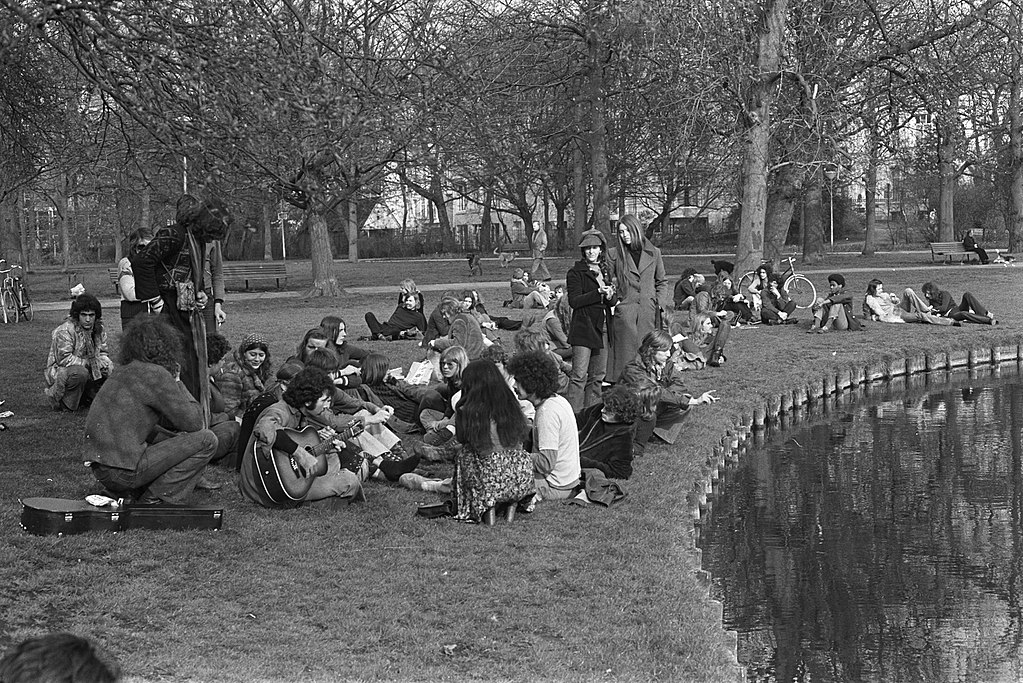 dutch-hippies-in-vondelpark-amsterdam-black-and-white-photo