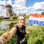 What language level is the Dutch integration (inburgering) exam in 2026?