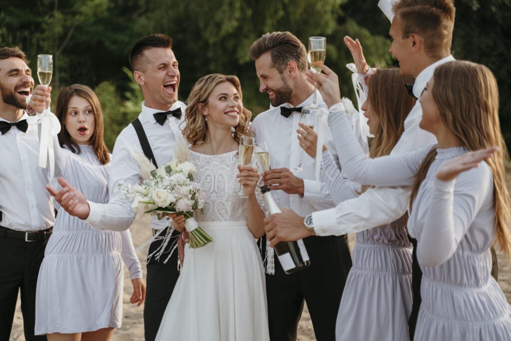 dutch-wedding-with-guests-drinking-champagne