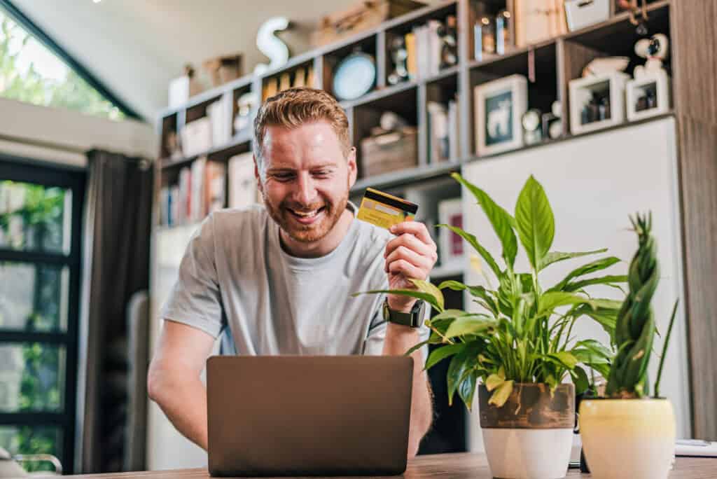 dutchman-using-european-payment-system-ideal-wero-to-make-business-transaction-in-the-netherlands