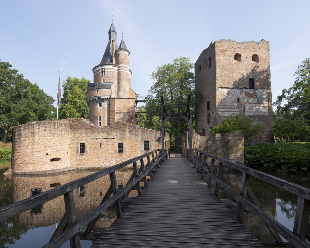 photo-duurstede-castle-seen-from-moat