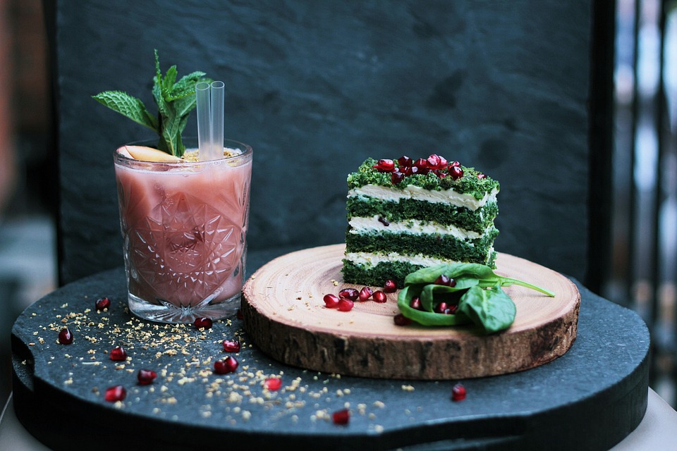 edibles, cocktail and cake