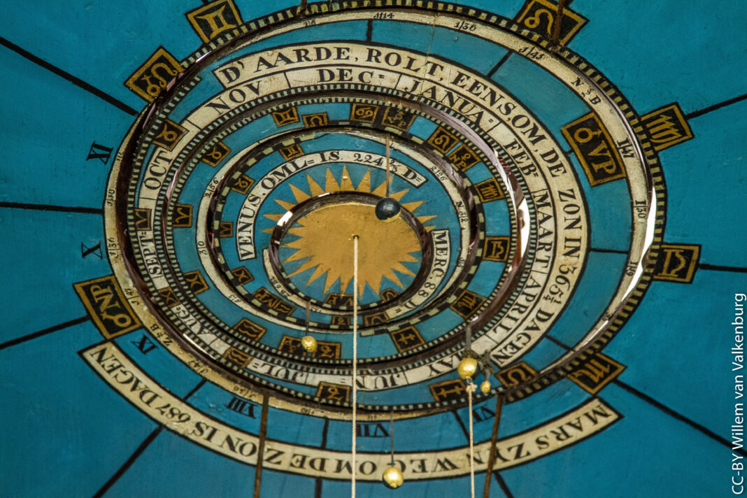 planetarium-showing-stars-and-planets