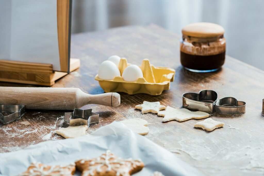 baking-utensils-on-counter-for-expat-in-the-netherlands-baking-to-combat-holiday-loneliness