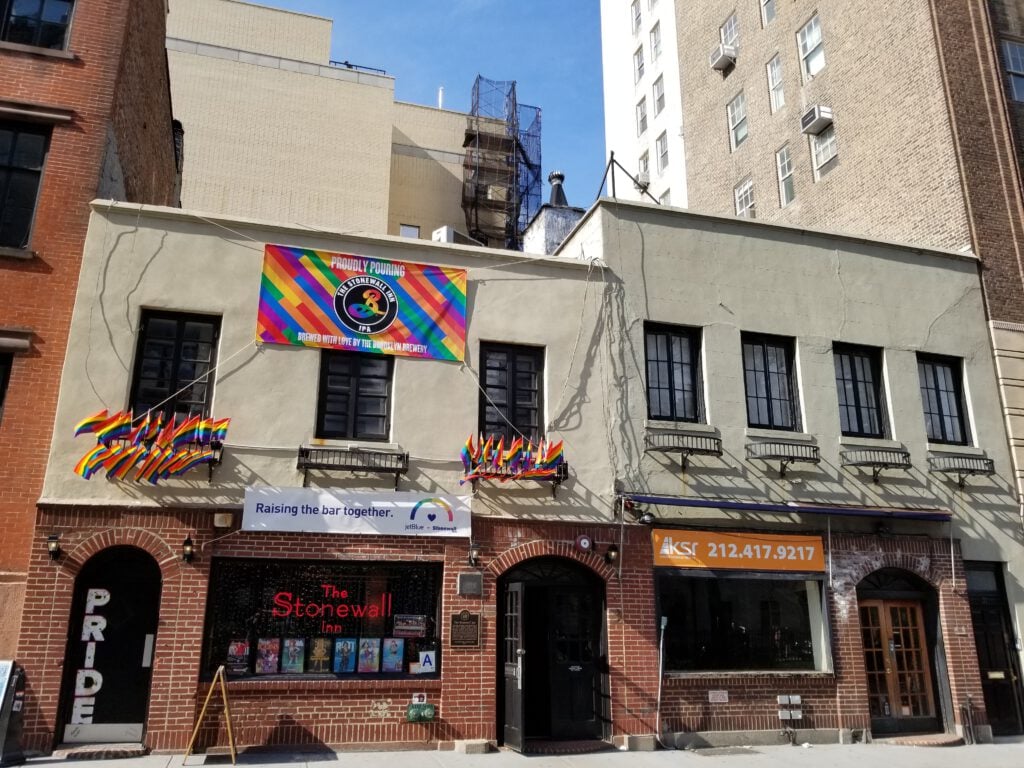 exterior-stonewall-inn-usa-important-for-amsterdam-pride