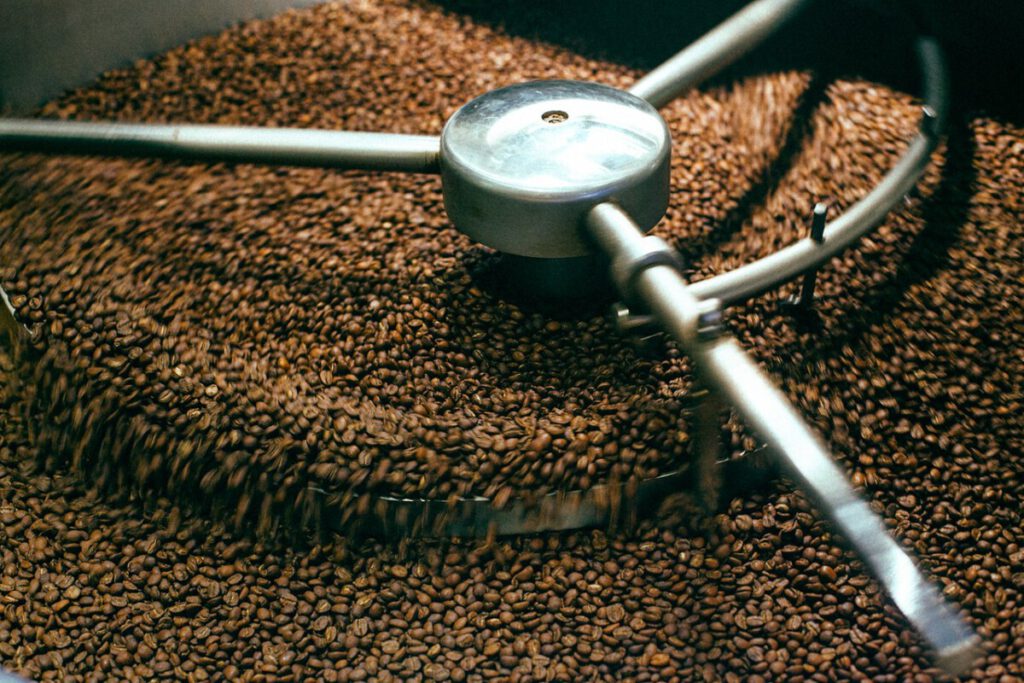 photo-coffee-beans-roasting-in-dutch-fairtrade-proceess