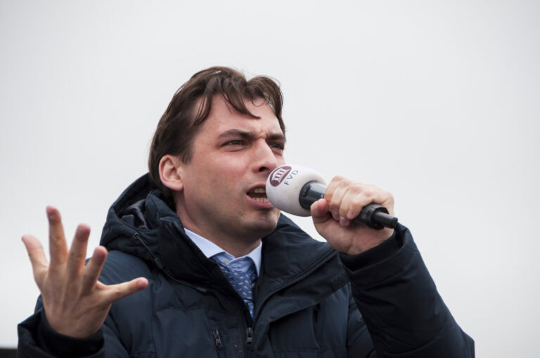 This Dutch far-right party now runs a school in Almere, and you’re paying for it