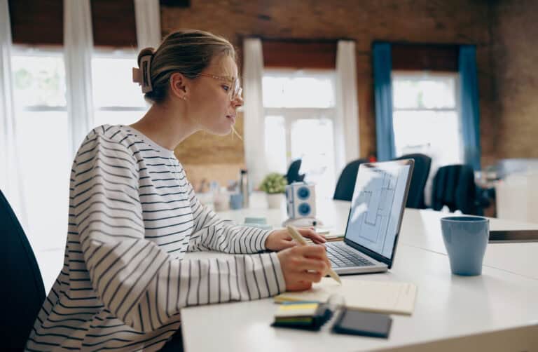 Can my Dutch employer pay my salary into a foreign bank account?