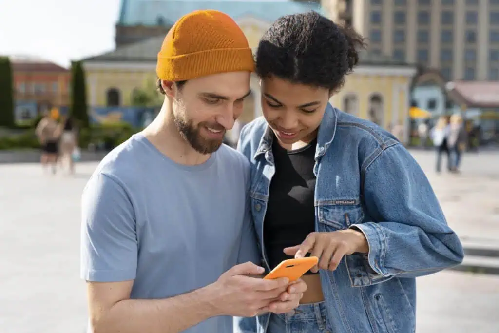 photo-of-internationals-using-dutch-banking-app-ing-to-transfer-funds-overseas-while-travelling