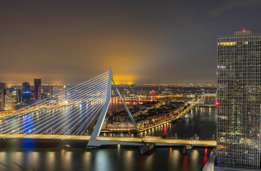 Photo-of-Erasmus-bridge-Rotterdam