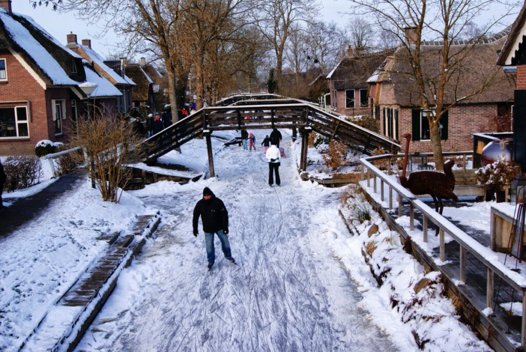 giethoorn, ice skating, winter