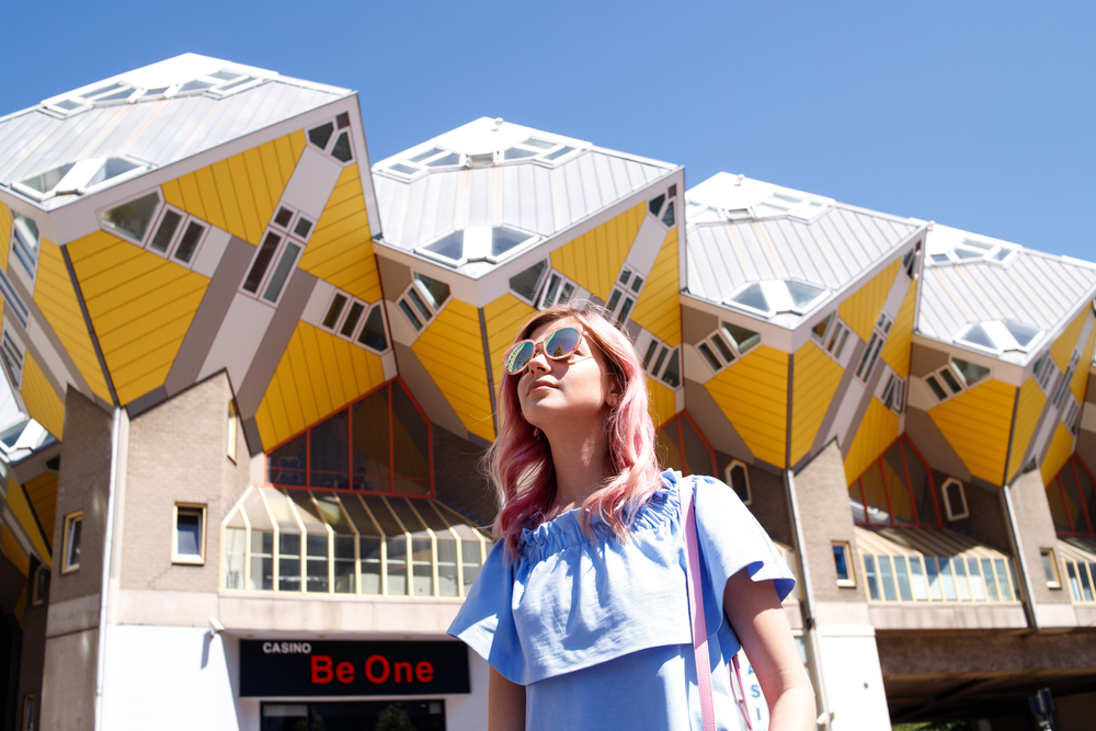a-picture-of-a-girl-in-front-of-cube-houses-of-Rotterdam