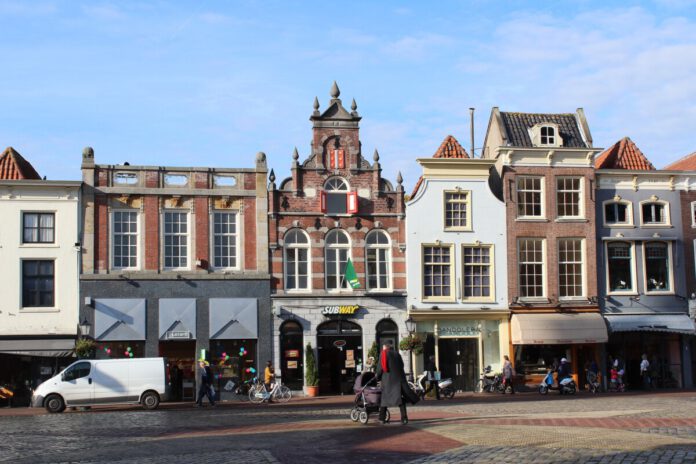 picture-of-Dutch-shops-in-Gouda