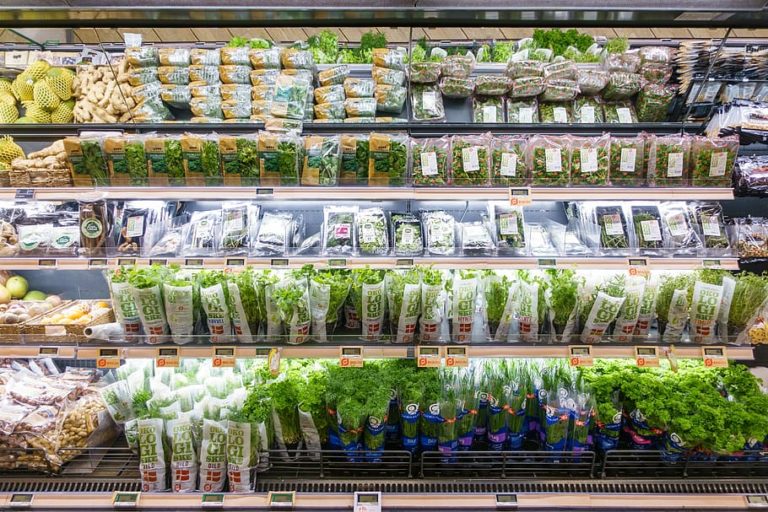 Supermarkets will implement stronger measures to protect employees and customers