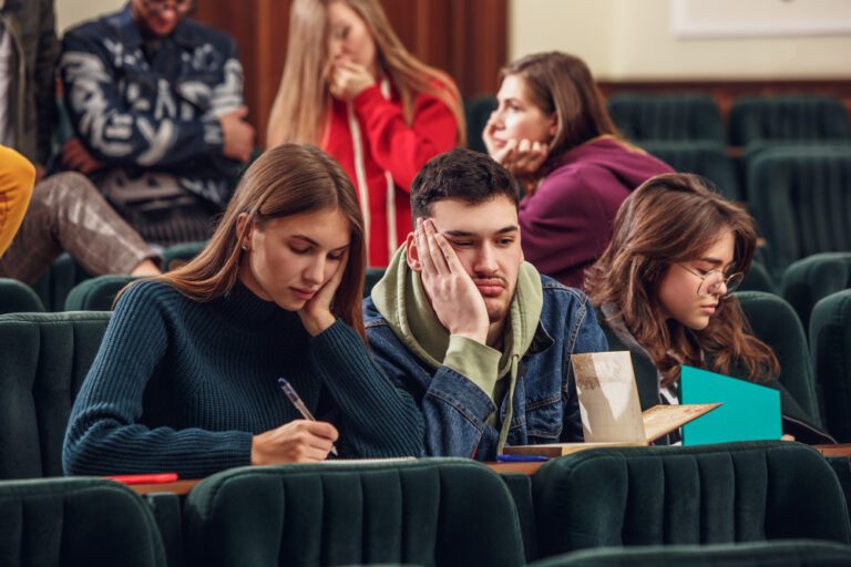 Attentie, studenten! Dutch universities are limiting English-taught Bachelor’s programmes
