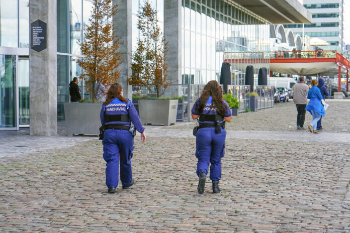 dutch-municipal-enforcement-officers-handhaving-walking-streets-of-rotterdam