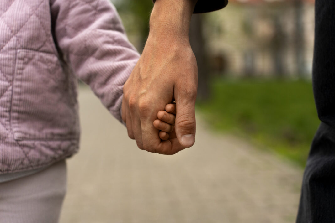 hands-holding-each-other-in-support-rotterdam-debt-relief