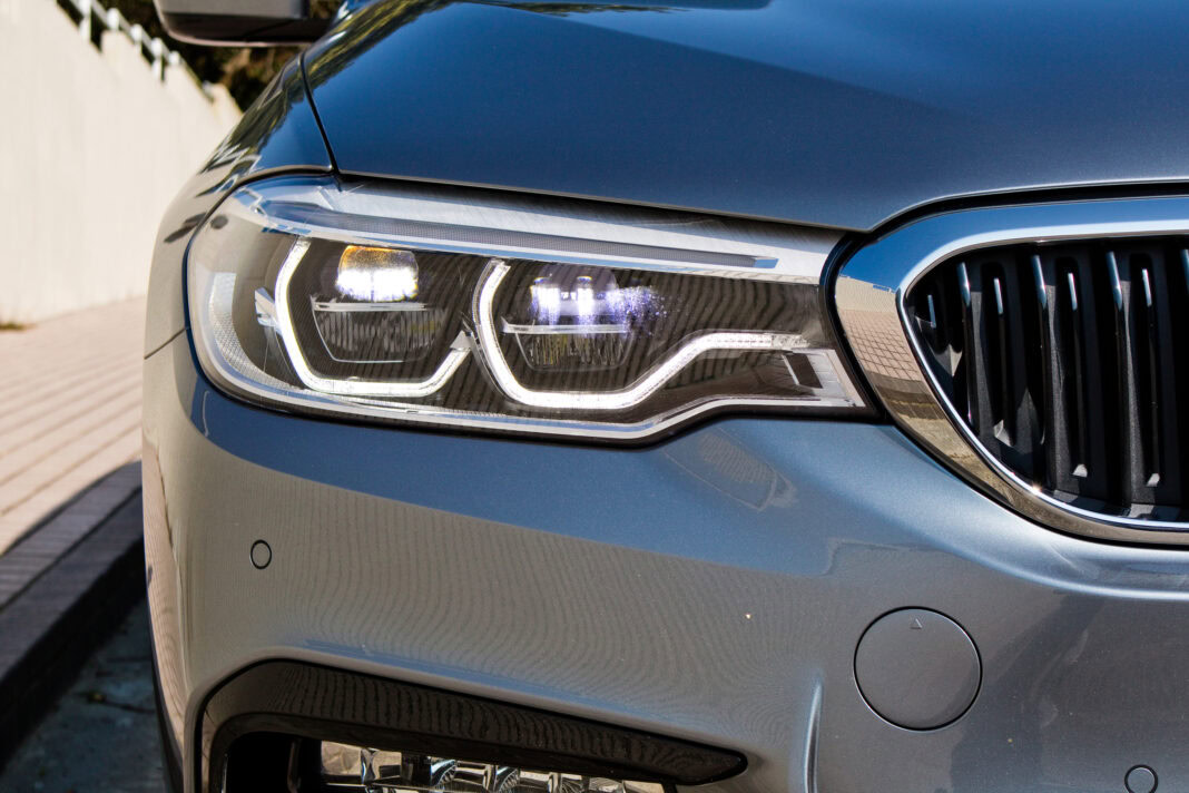 headlights-and-front-grill-of-bmw-5-series-being-sold-on-marktplaats-netherlands