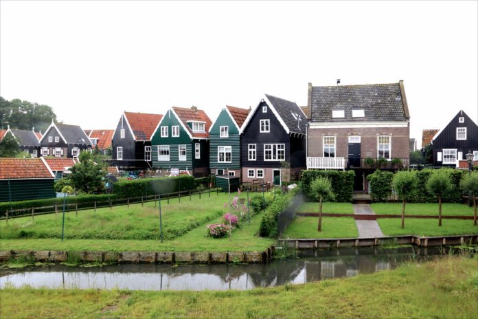 photo-of-dutch-houses