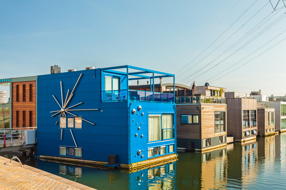 modern-houseboats-in-amsterdams-ijburg-area
