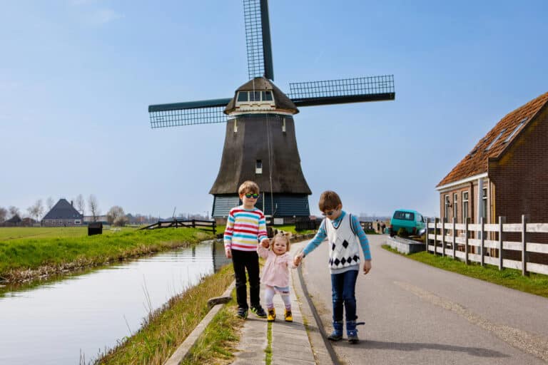 7 fun and practical tips to help expat children integrate seamlessly into Dutch life