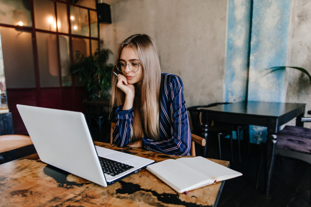 photo-of-woman-looking-at-Dutch-retirement-investment-accounts-with-Brand-new-day-in-order-to-supplement-Dutch-pension