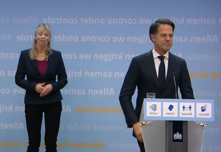 Press conference: QR-codes now needed for terraces and more