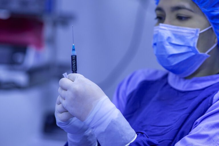 Rollout of coronavirus vaccine to begin earlier than planned in 22 Dutch regions