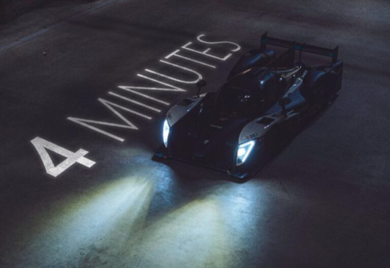 Dutch students invent electric car that charges in just 4 minutes!