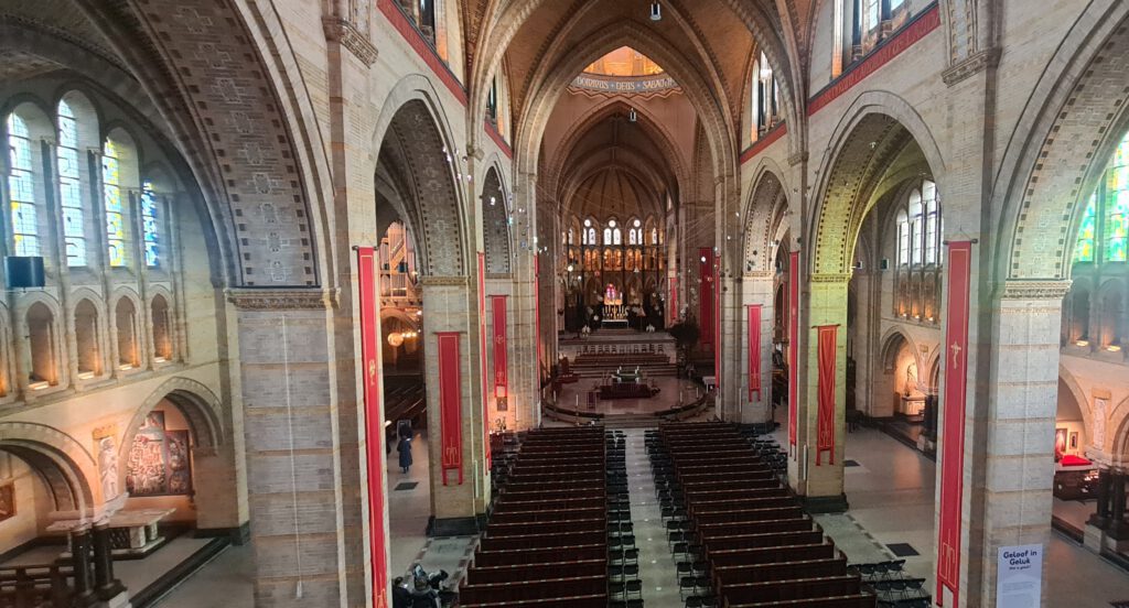photo-of-inside-koepel-kathedraal-haarlem-things-to-do-cathedral-tour
