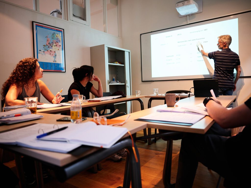 photo-of-interactive-lesson-at-dutch-courses-amsterdam