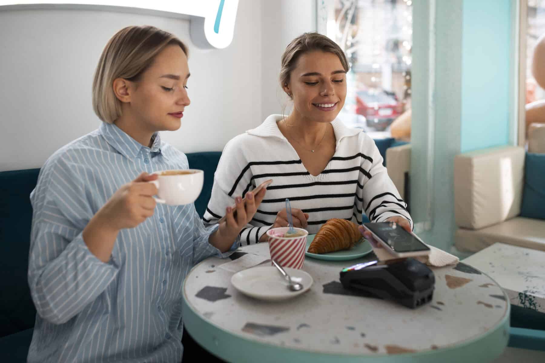 international-in-the-netherlands-using-tap-to-pay-feature-on-their-mobile-phone-with-ING-banking