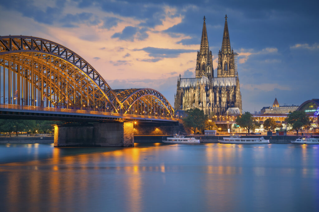 cologne-at-night-on-a-trip-by-international-trains-from-the-netherlands-cologne