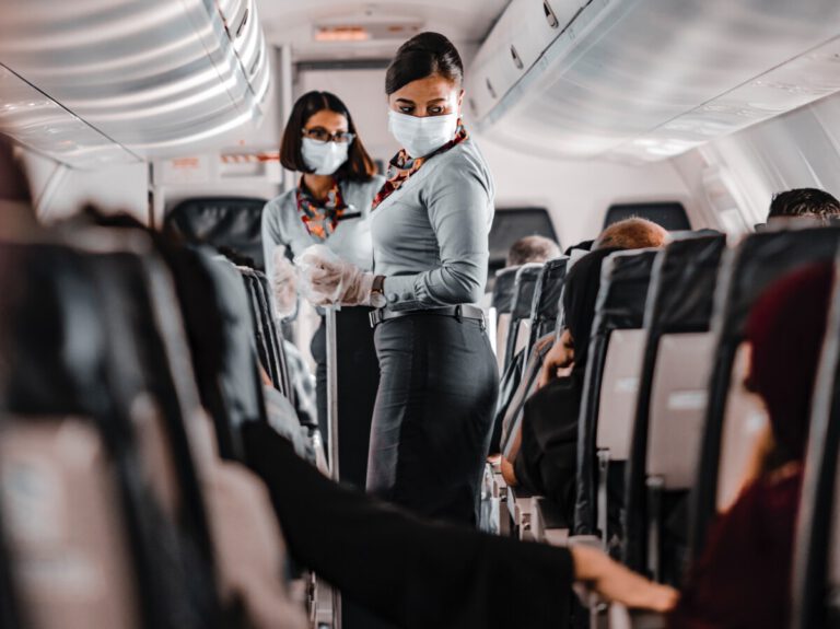 All plane passengers to the Netherlands must have negative COVID-19 test from Tuesday