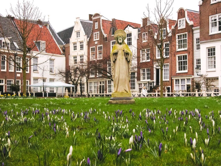 Begijnhof: Amsterdam’s worst-kept secret in the heart of the city centre