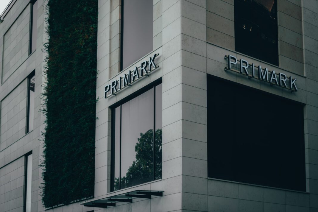 Photo-of-Primark-logo-on-wall