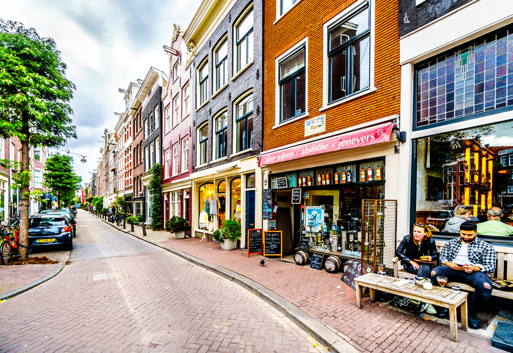 jordaan-area-shopping-tourists-in-amsterdam