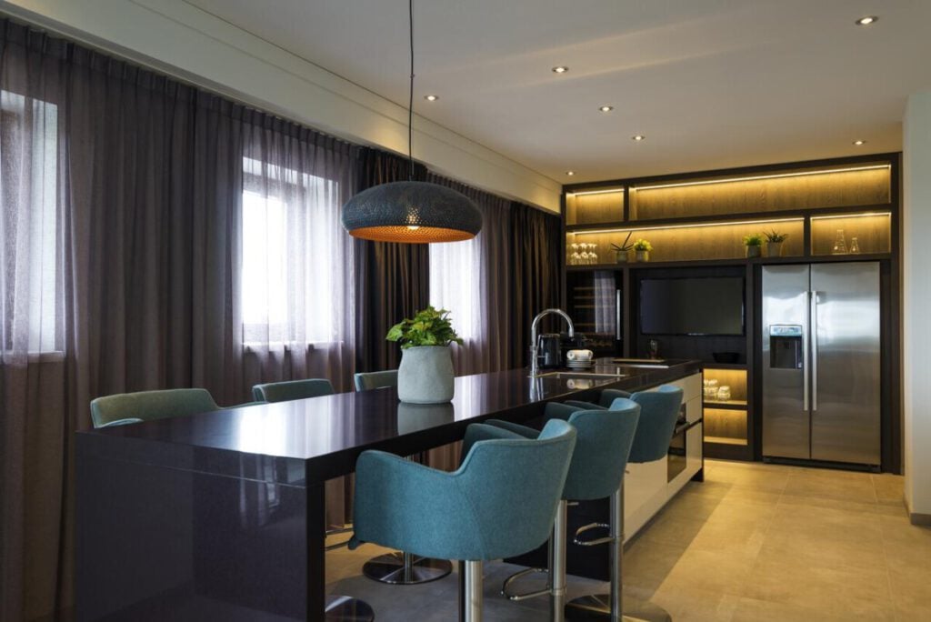 kitchen-in-luxurious-aparthotel-adagio-in-amsterdam