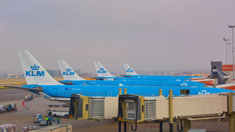 photo-of-four-KLM-blue-airplanes-on-land-at-airport-as-high-winds-announced