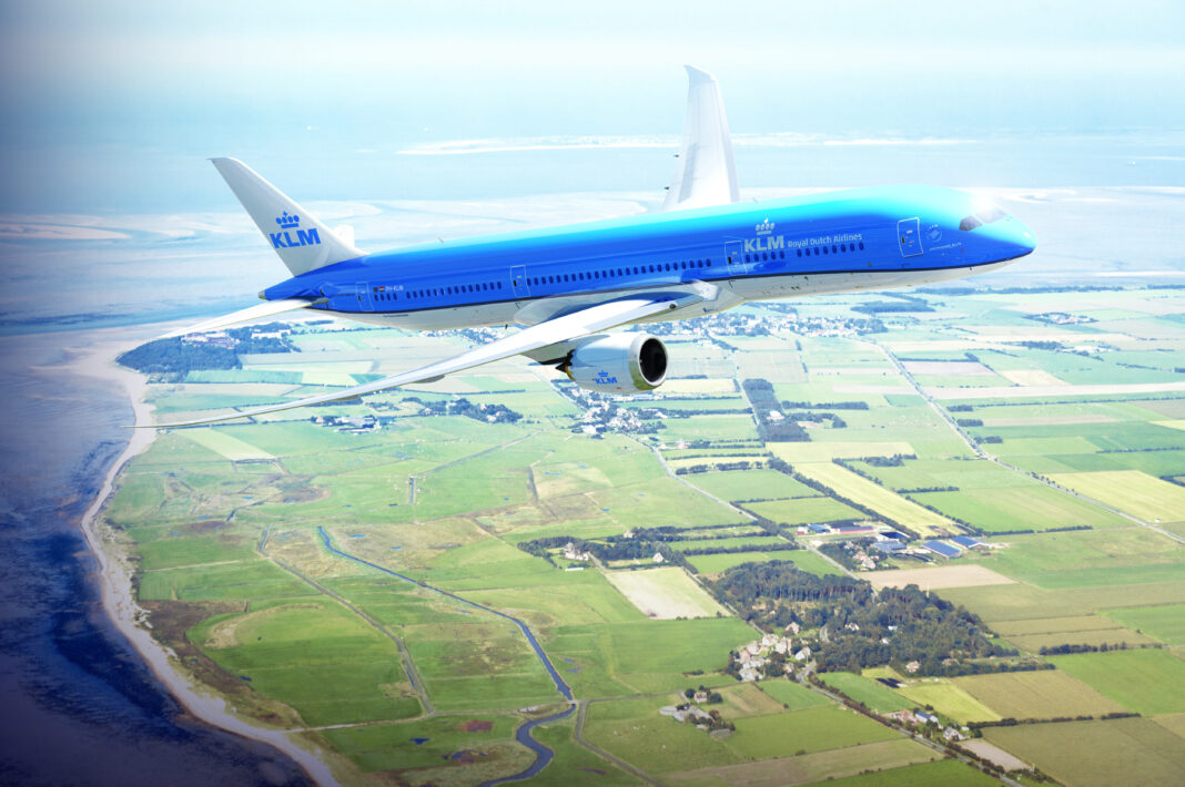 photo-of-klm-plane-flying-over-dutch-coast