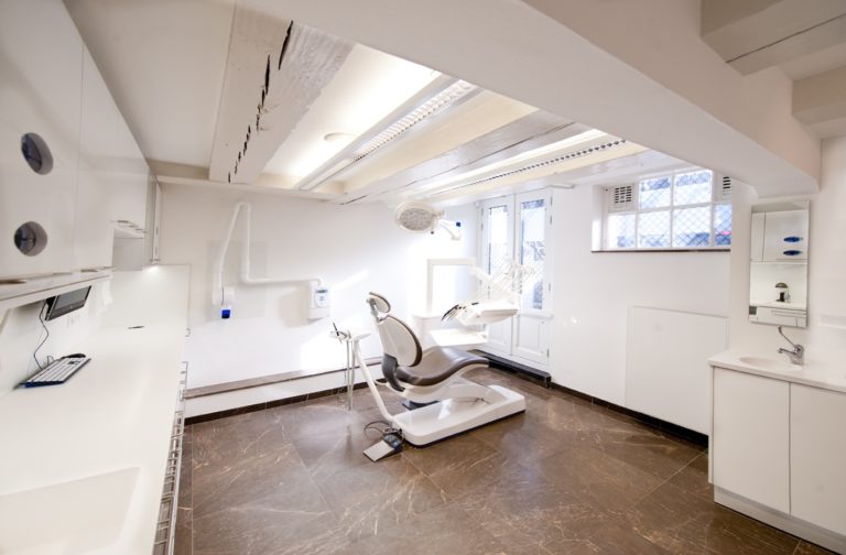 Five things you need to know before going to a dentist in the Netherlands