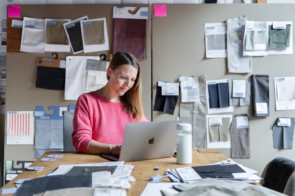 Photo-of-woman-workingf-from-home-office