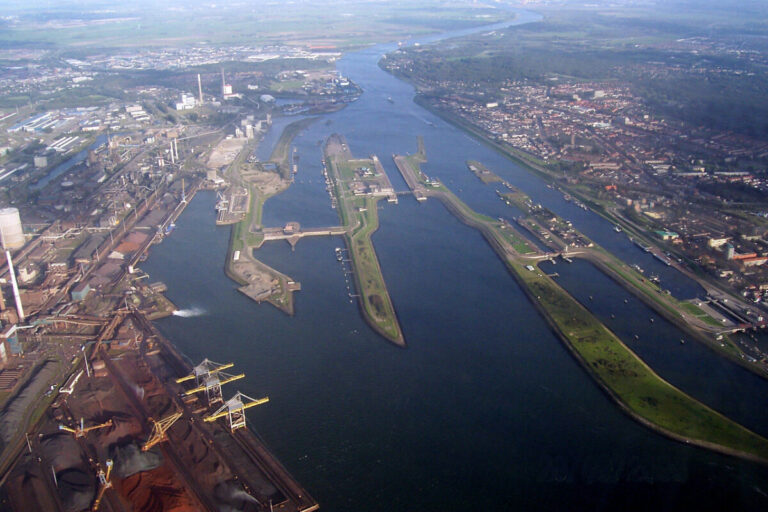 Sluisje McSluisface: the lock name that could have been