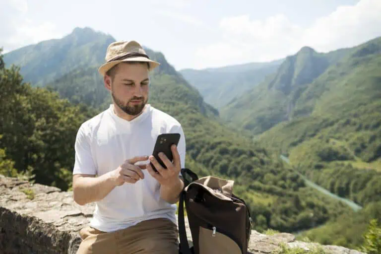 Travelling outside the EU with a Dutch SIM: what does it really cost?