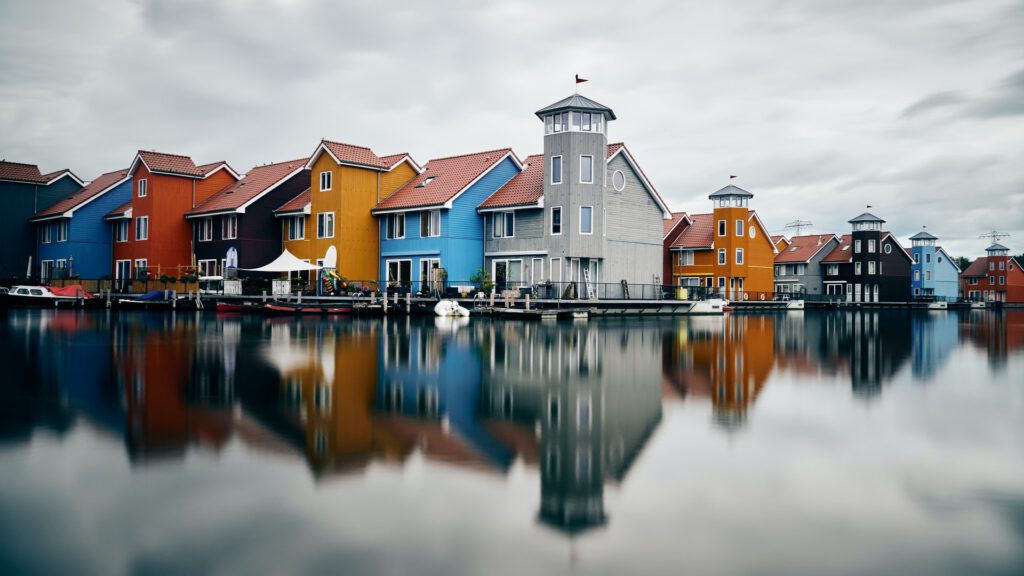 Colourful-houses-Reitdiephaven-Groningen-free-things