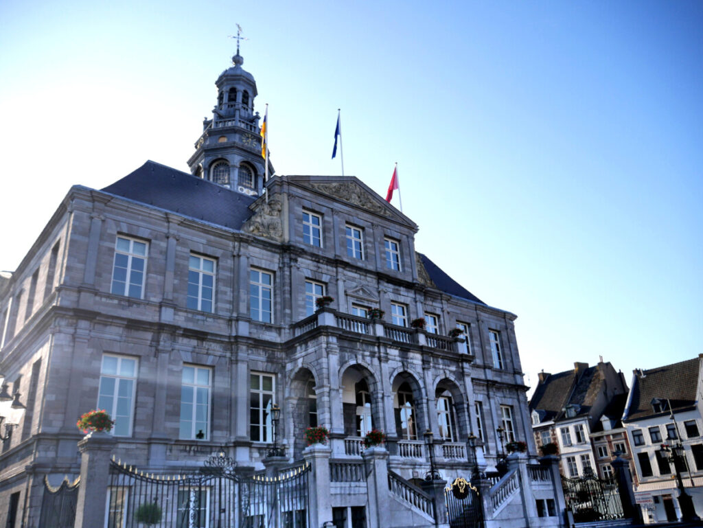 photo-town-hall-markt-what-to-see-in-maastricht