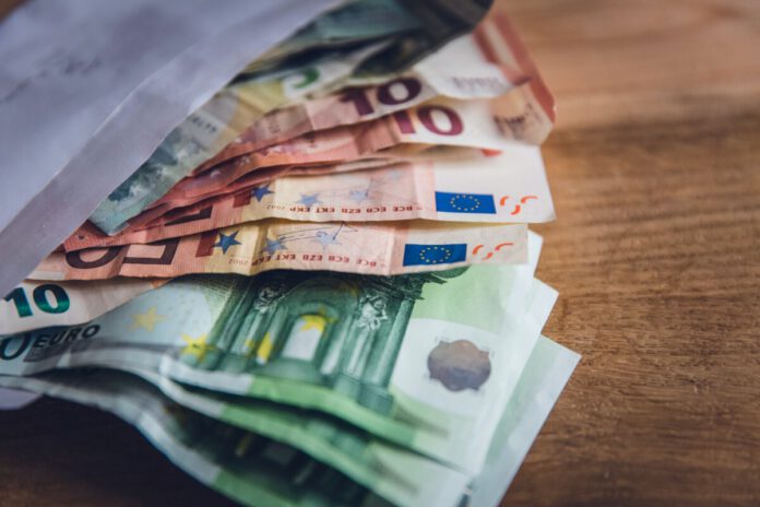 Toeslagen Save Money With These Allowances In The Netherlands Dutchreview