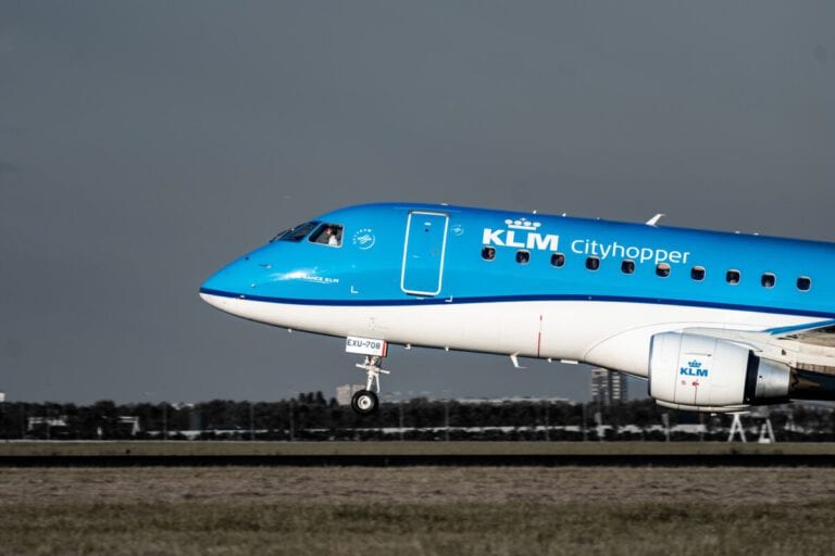 Greenpeace takes the Dutch state to court over KLM aid
