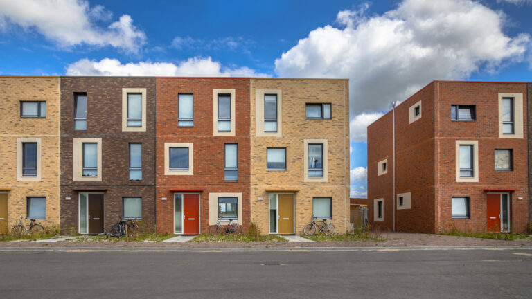 Amsterdam falls (very) short on 2023 plans for new housing: thousands of homes missing