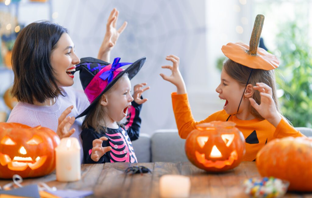 Dutch-family-preparing-for-Halloween
